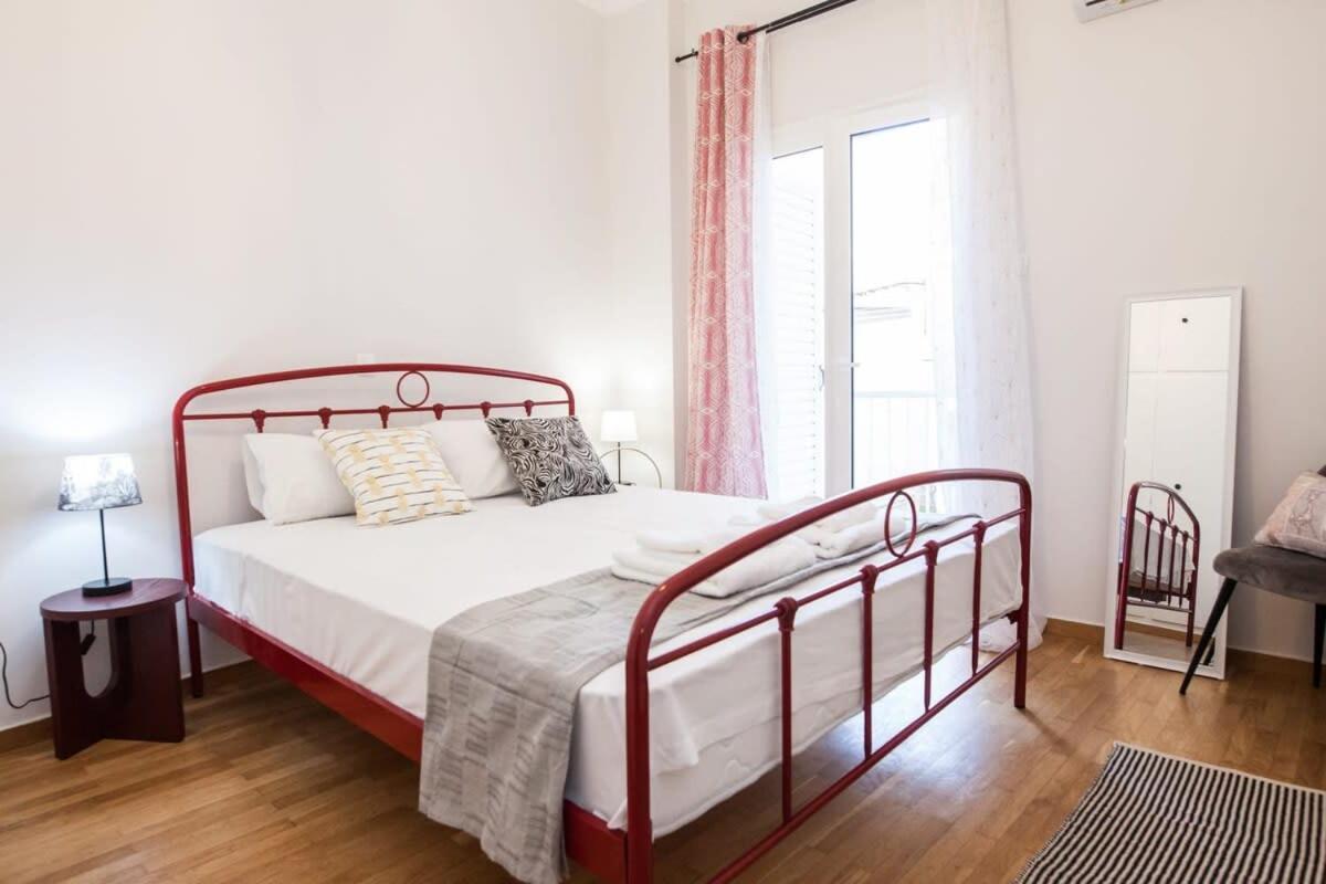 Contemporary Stylish Apartment Located Near Metaxourgeio Area Athens Exterior photo