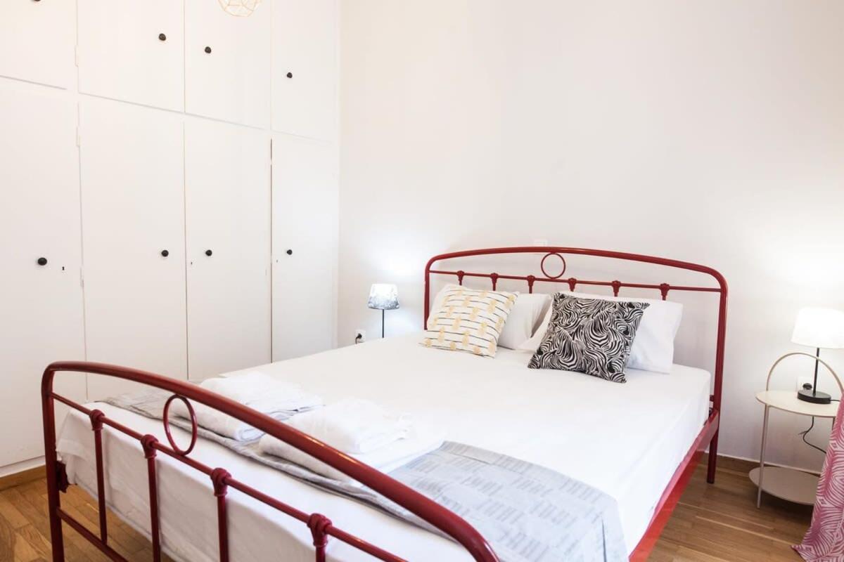 Contemporary Stylish Apartment Located Near Metaxourgeio Area Athens Exterior photo